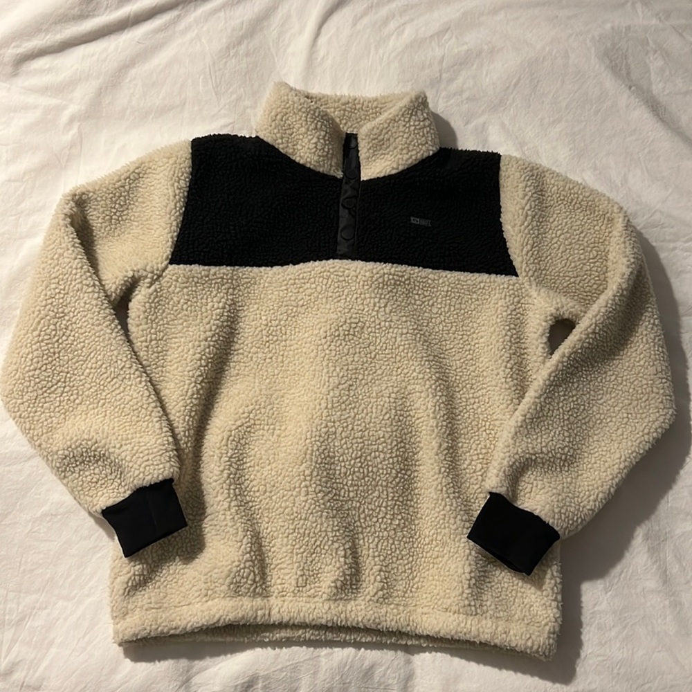 Salty Crew fleece
